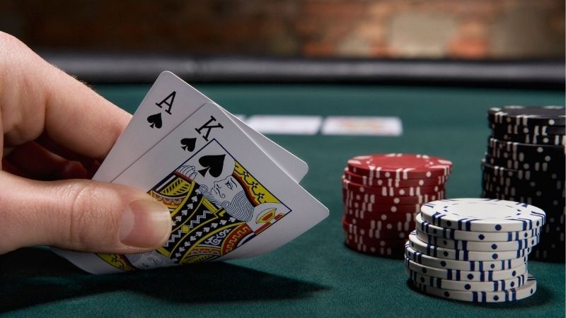 Poker là gì và có gì hấp dẫn? IWIN